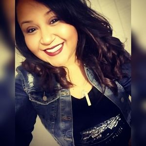 Meet your Posher, Isabel